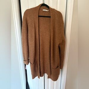 0039 Italy oversized cozy tan sweater